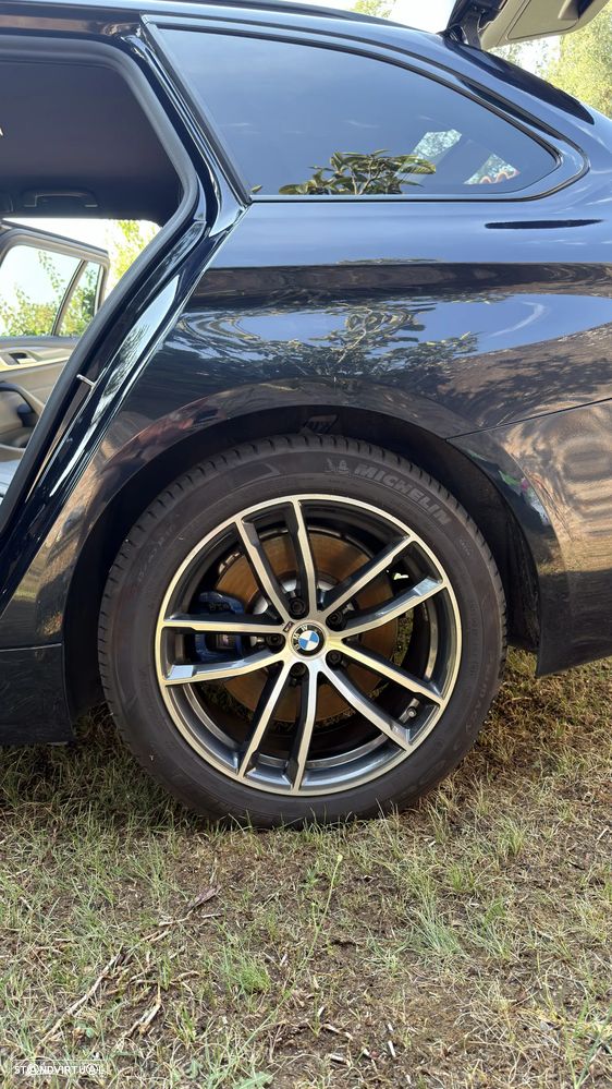 BMW 530 e Pack Desportivo M - 14
