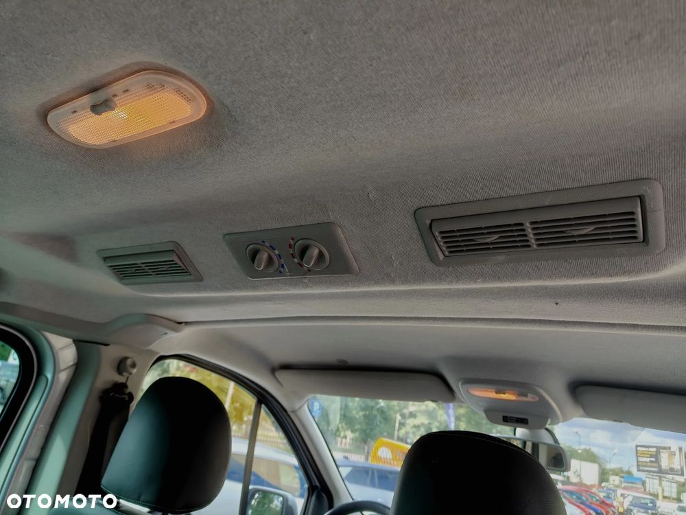 Opel Vivaro - 18
