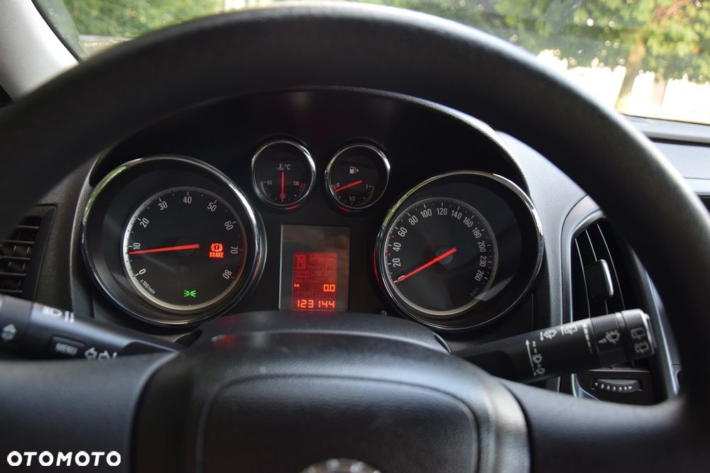 Opel Astra 1.4 ecoFLEX - 17