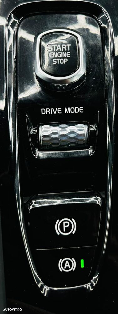 Volvo XC 60 D4 AWD Geartronic Momentum - 24