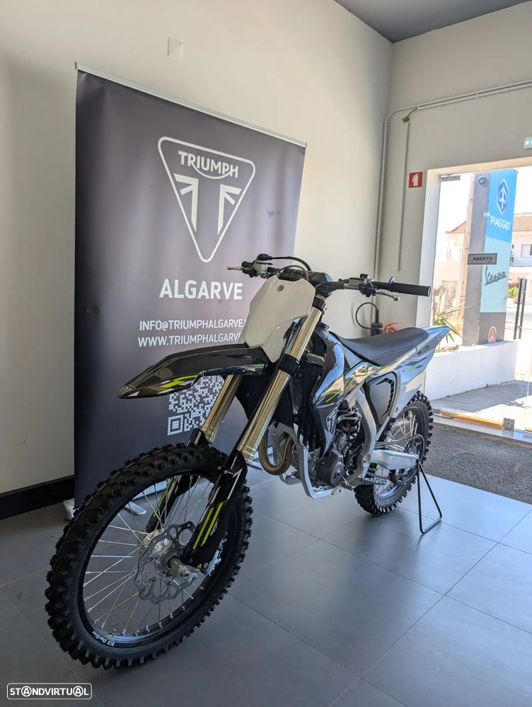 Triumph T TF 250-X - 4