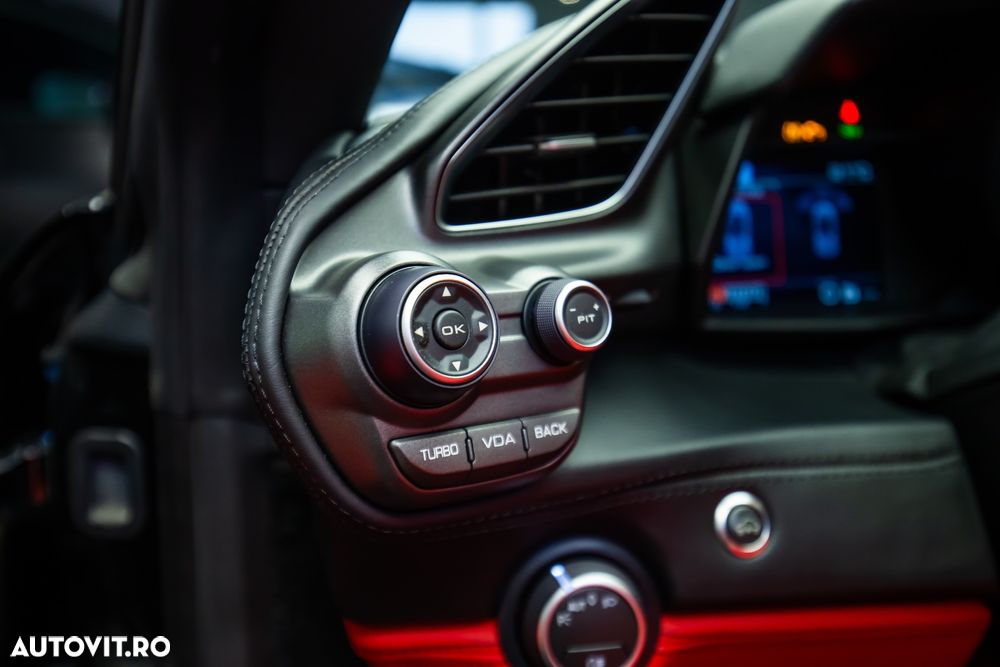 Ferrari 488 Spider - 25