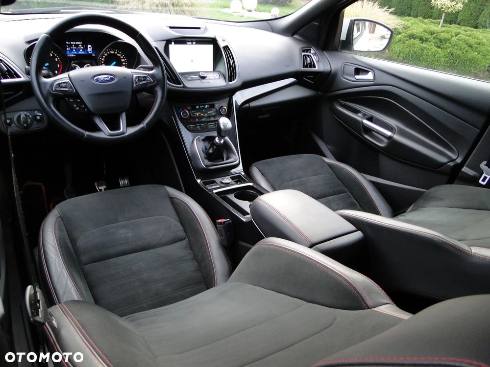 Ford Kuga 1.5 EcoBoost FWD ST-Line X - 23