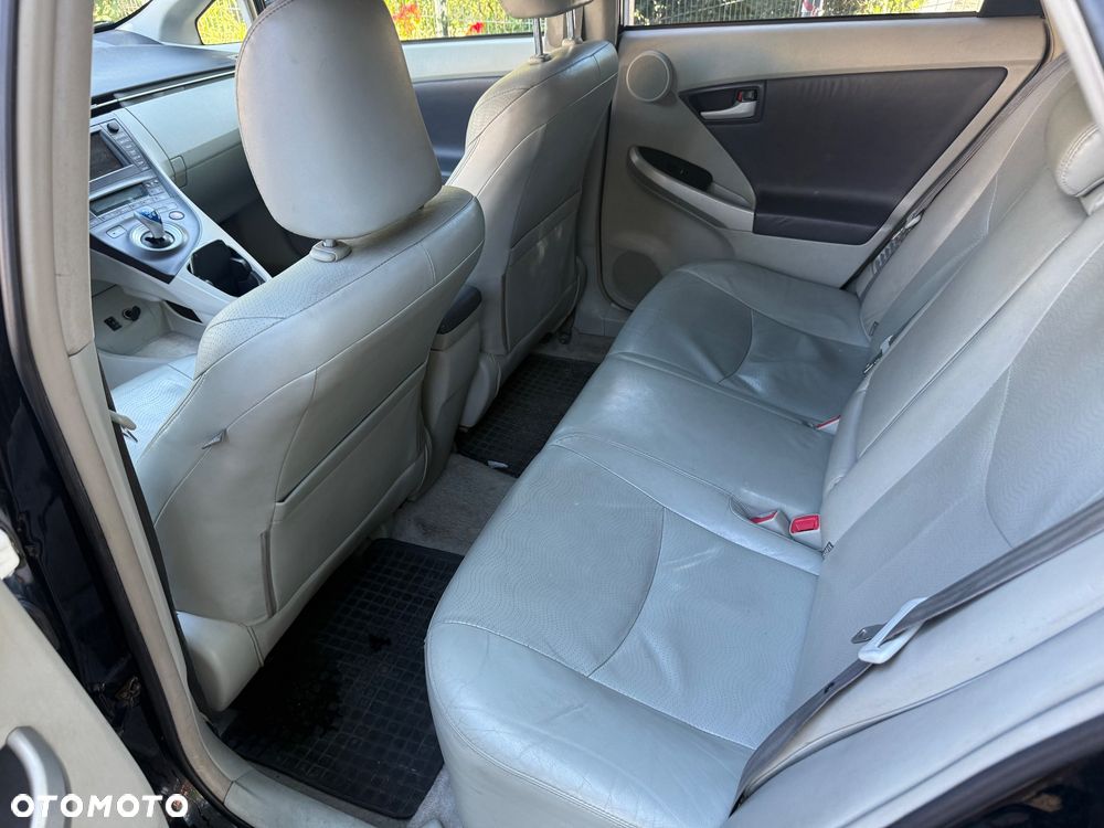 Toyota Prius 1.8 HSD Prestige - 14