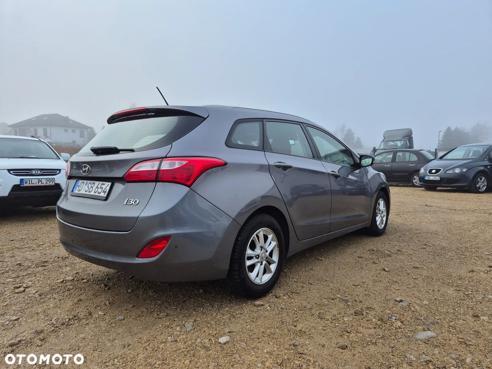 Hyundai i30 blue Kombi 1.6 CRDi Style - 3