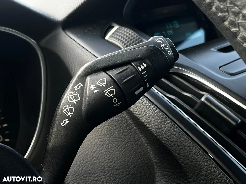 Ford Focus 1.0 EcoBoost Trend - 17