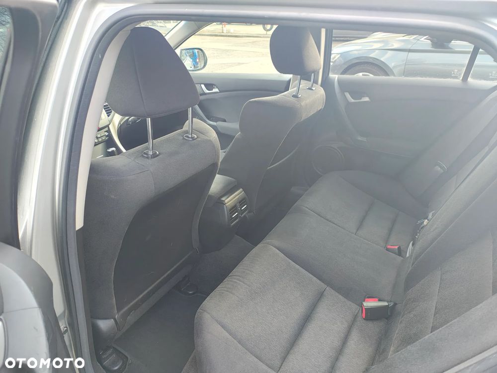 Honda Accord 2.0 Executive - 11