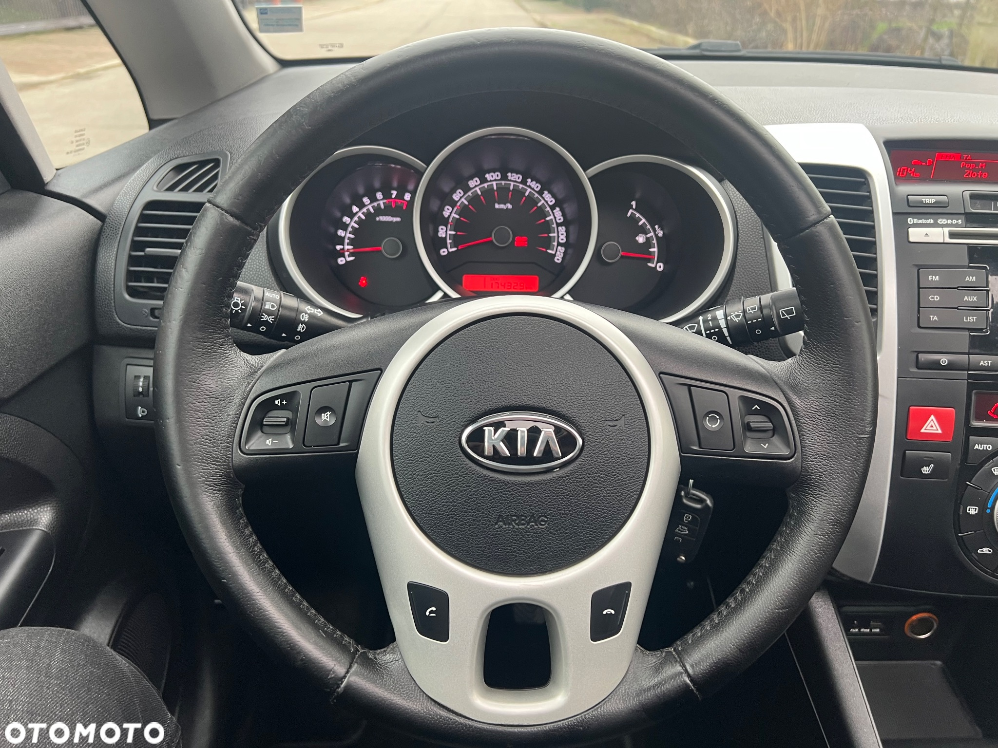 Kia Venga 1.6 CVVT Vision - 17