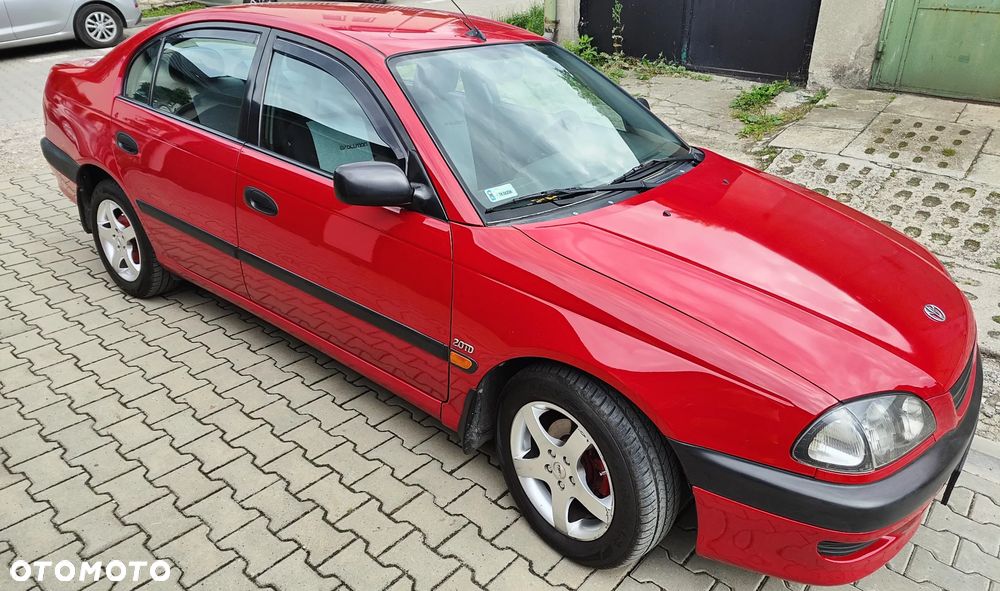 Toyota Avensis - 1