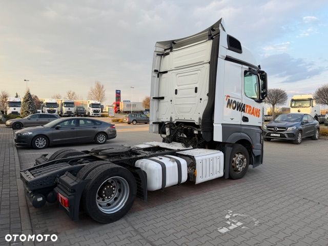 Mercedes-Benz 1845 - 4