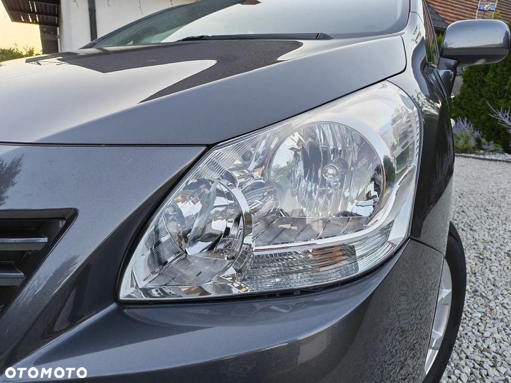 Toyota Verso 1.8 Sol plus - 24
