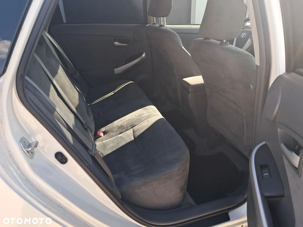 Toyota Prius 1.8 HSD Premium - 10