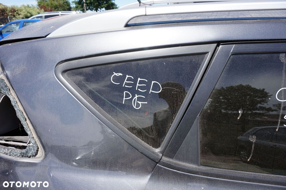 SZYBA KAROSERYJNA TYLNA PRAWA BOCZNA CEED I LIFT KOMBI 87820-1H110 KIA 2009-2012 - 1