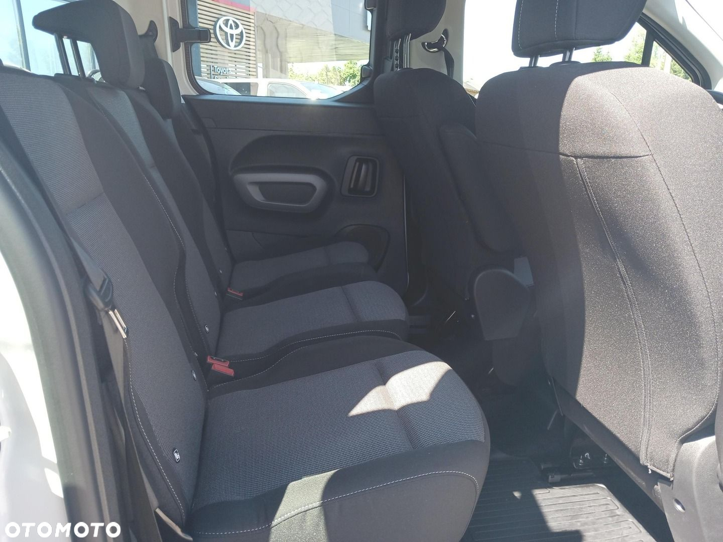 Toyota Proace City Verso Long 1.5 D-4D Business - 12