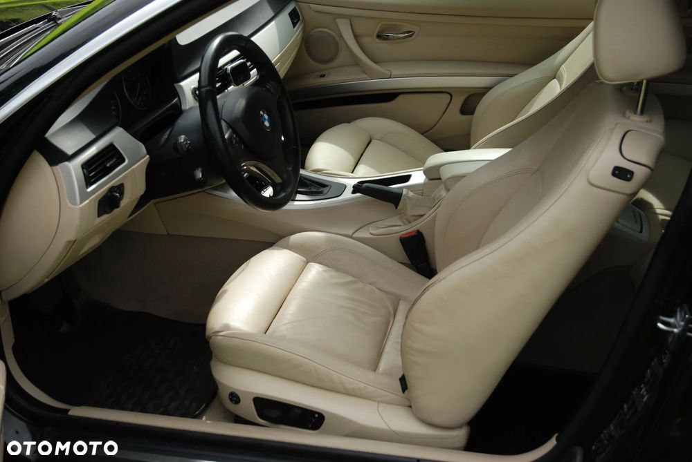 BMW Seria 3 325xi - 16
