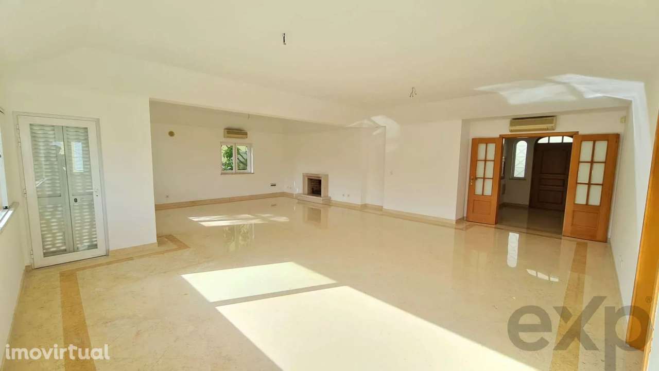 Moradia V4 De Luxo a 10 Km  de Lisboa— Pura Exuberância e Conforto! - Grande imagem: 4/28