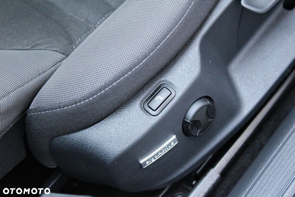 Volkswagen Golf 2.0 TDI R-Line DSG - 11