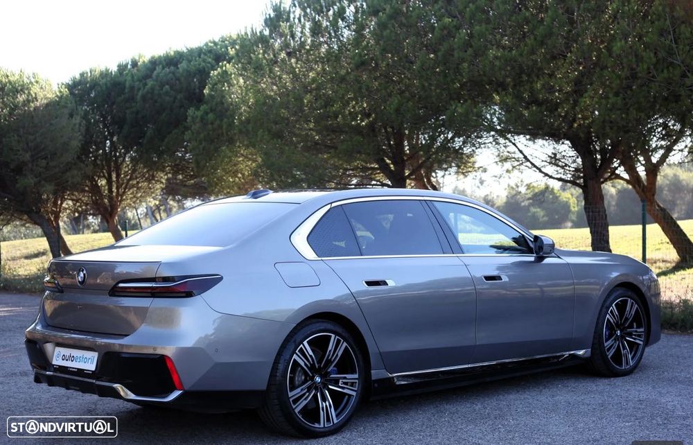 BMW i7 xDrive60 Pack Desportivo M - 2