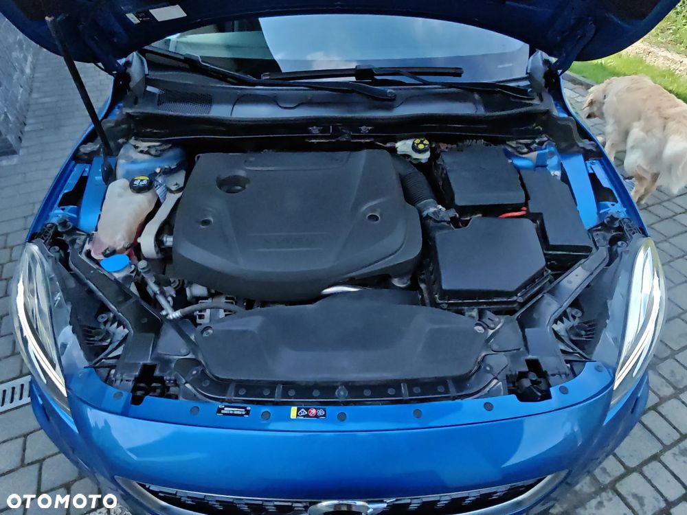 Volvo V40 D2 Drive-E SCR R-Design Momentum - 19