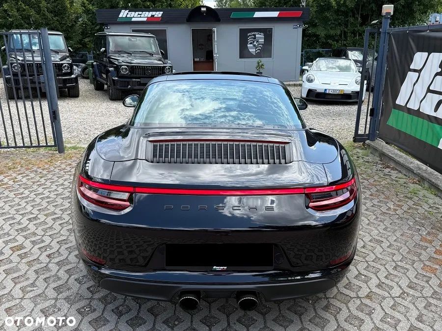 Porsche 911 Targa 4 GTS PDK - 9