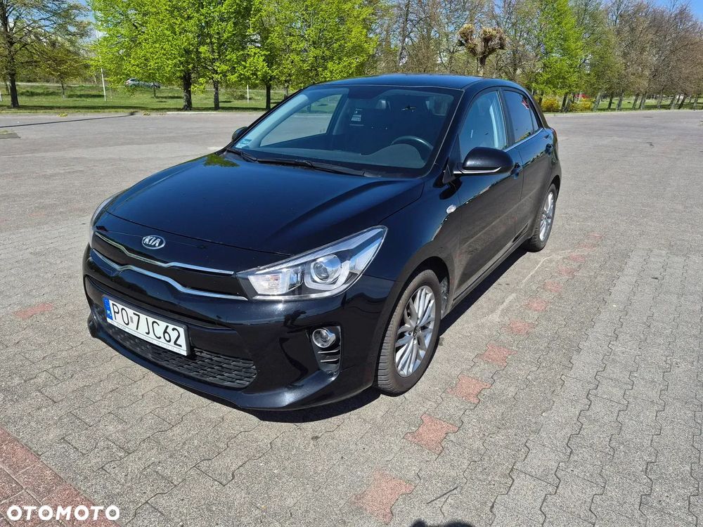 Kia Rio 1.2 L - 1