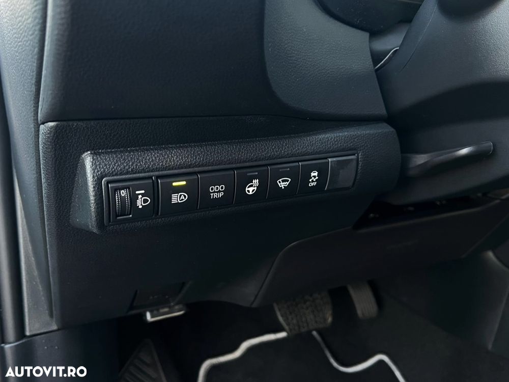 Toyota Corolla Sedan 1.8 HSD Dynamic - 18