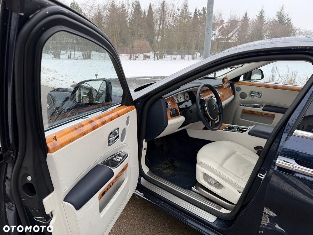 Rolls-Royce Ghost Standard - 12