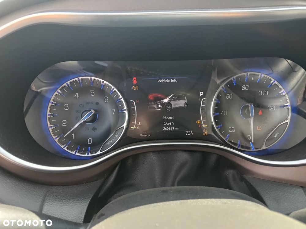 Chrysler Pacifica - 18
