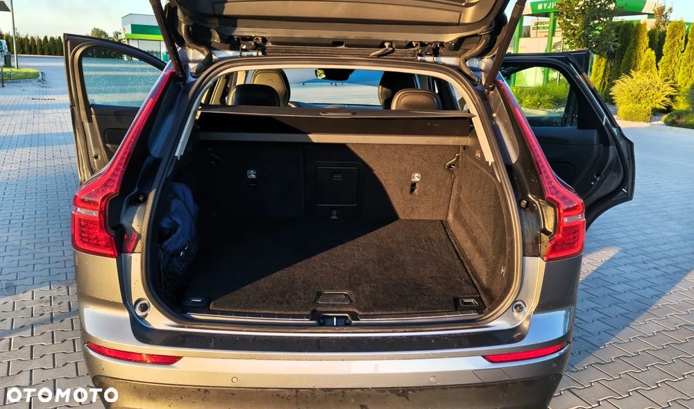 Volvo XC 60 B4 D AWD Momentum Pro - 8