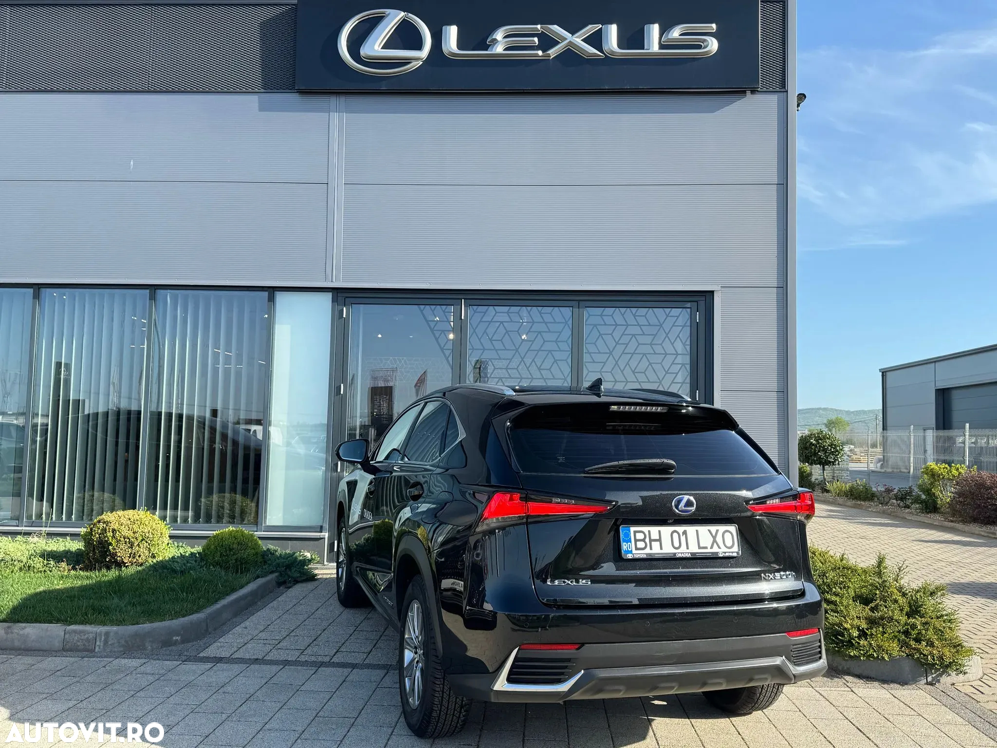 Lexus Seria NX 300h FWD Executive Plus - 9