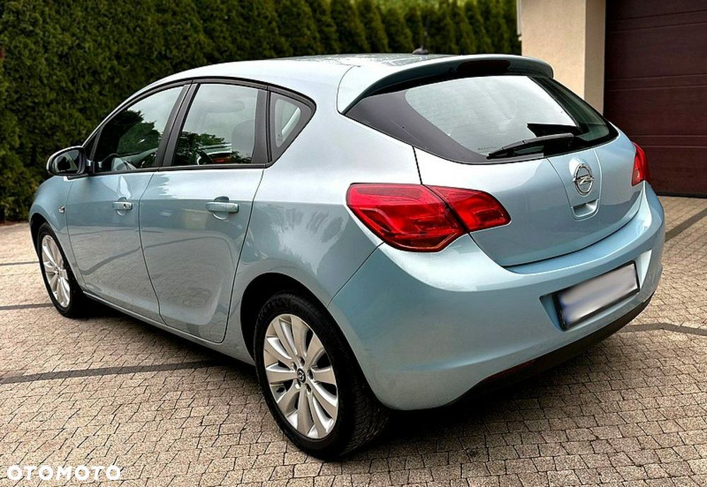 Opel Astra - 4