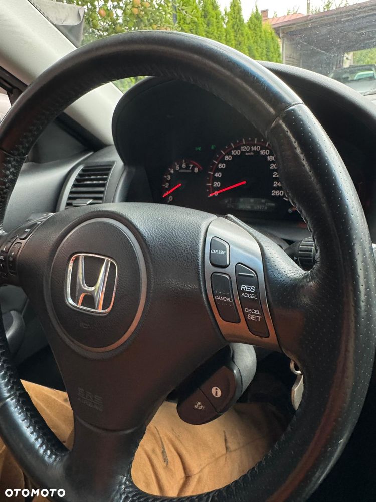 Honda Accord 2.0 Executive - 12