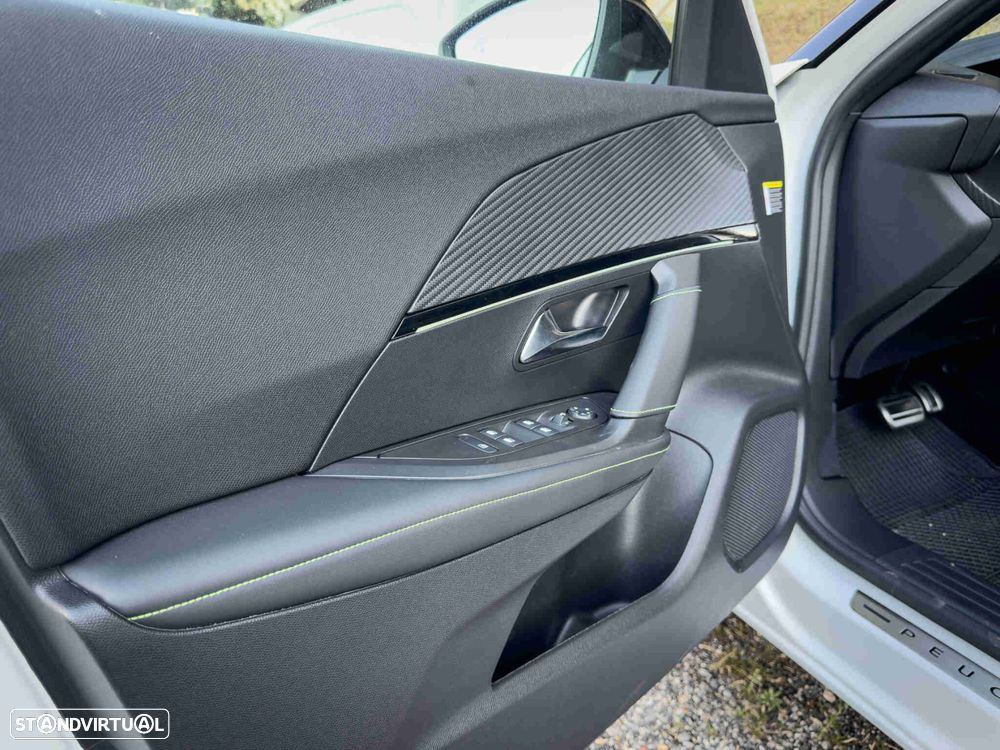 Peugeot 2008 1.5 BlueHDi GT EAT8 - 15