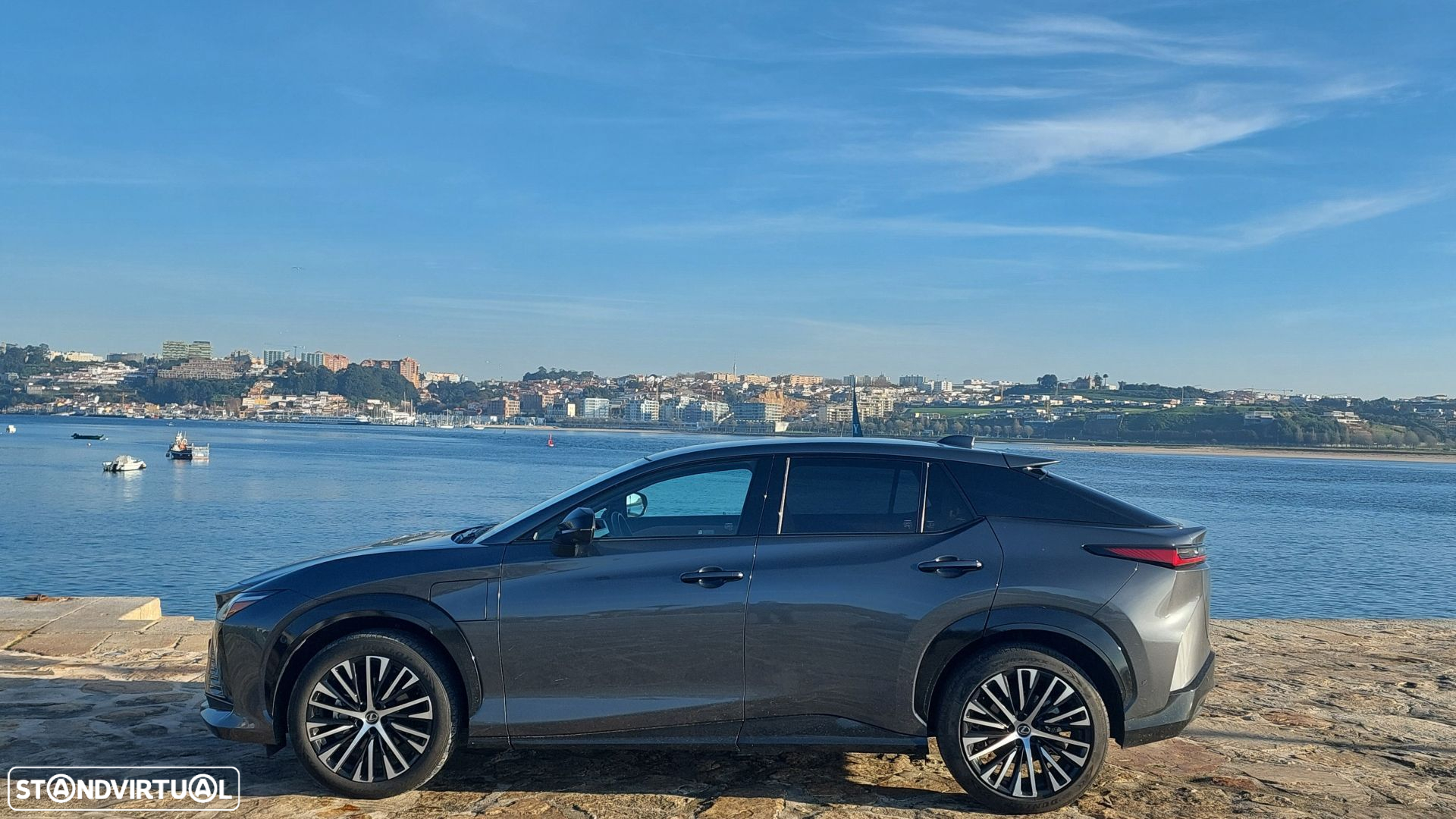Lexus RZ 450e Luxury - 2