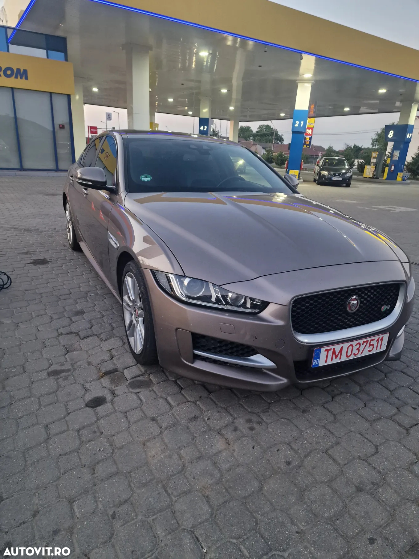 Jaguar XE 20d AWD Aut. R-Sport - 3