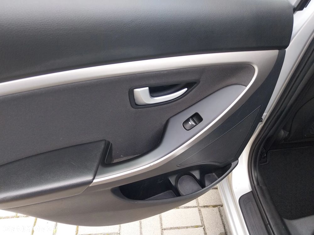 Hyundai i30 1.6 Automatik Style - 21