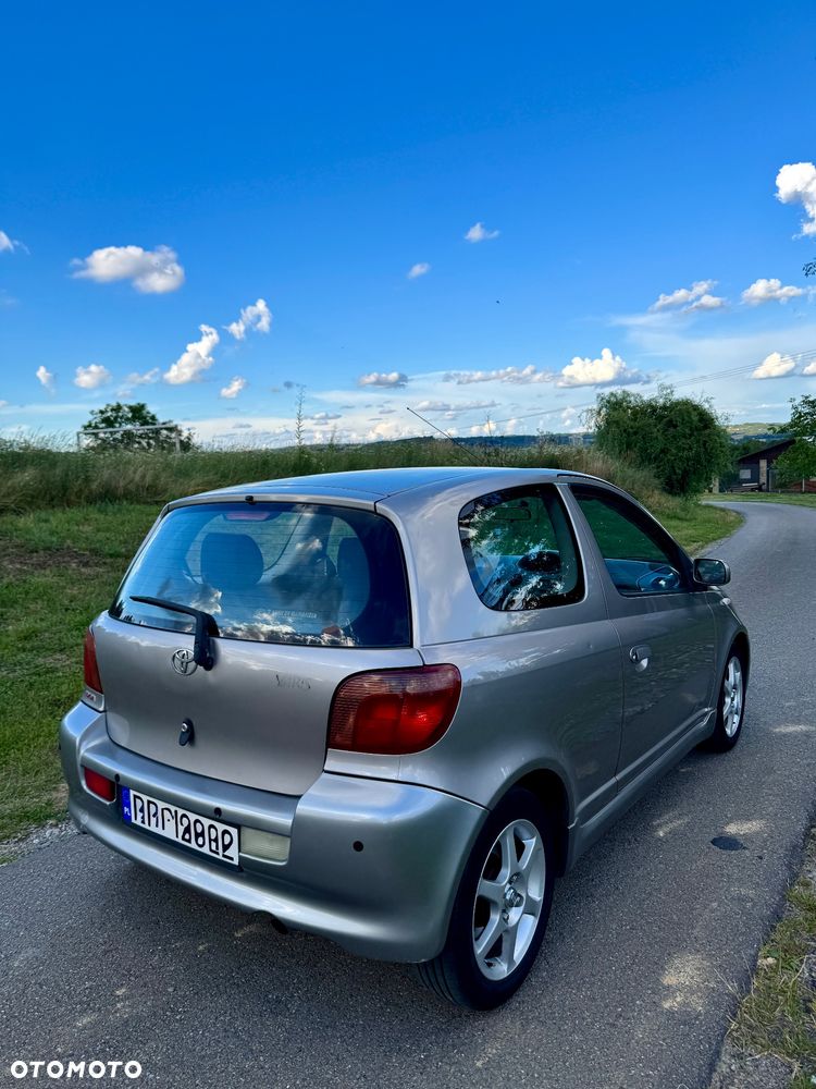 Toyota Yaris - 5