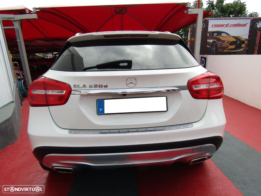Mercedes-Benz GLA 220 d 7G-DCT Peak Edition - 16