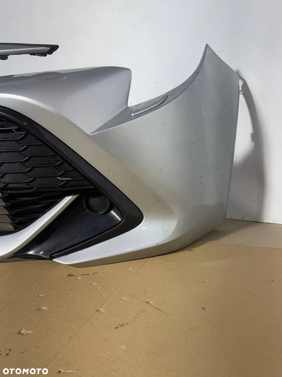TOYOTA COROLLA E21 ZDERZAK PRZEDNI PRZÓD PDC HB KOMBI KOD KOLORU 1F7 - 3