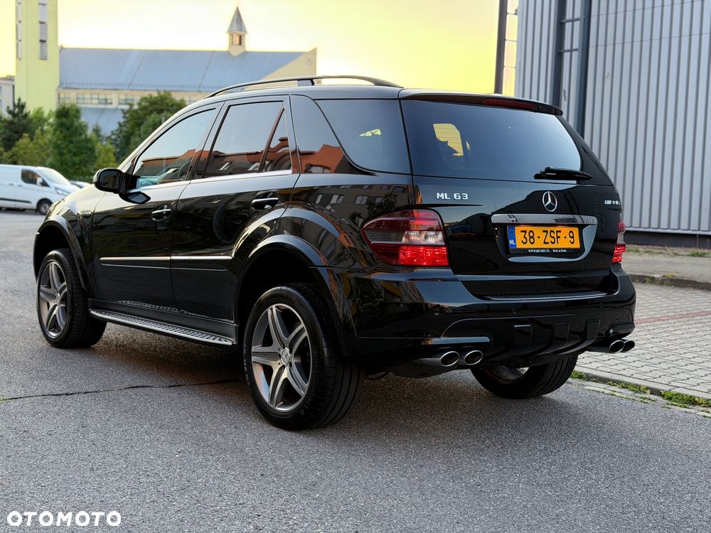 Mercedes-Benz ML 63 AMG 4Matic 7G-TRONIC - 35