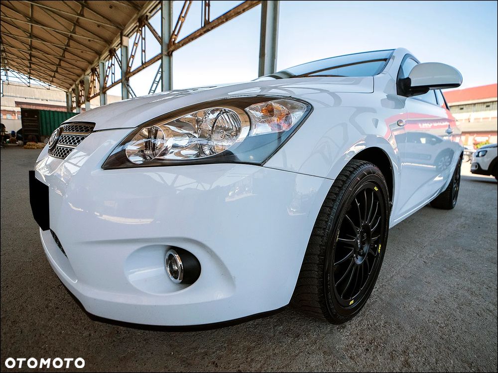 Kia ProCeed - 11