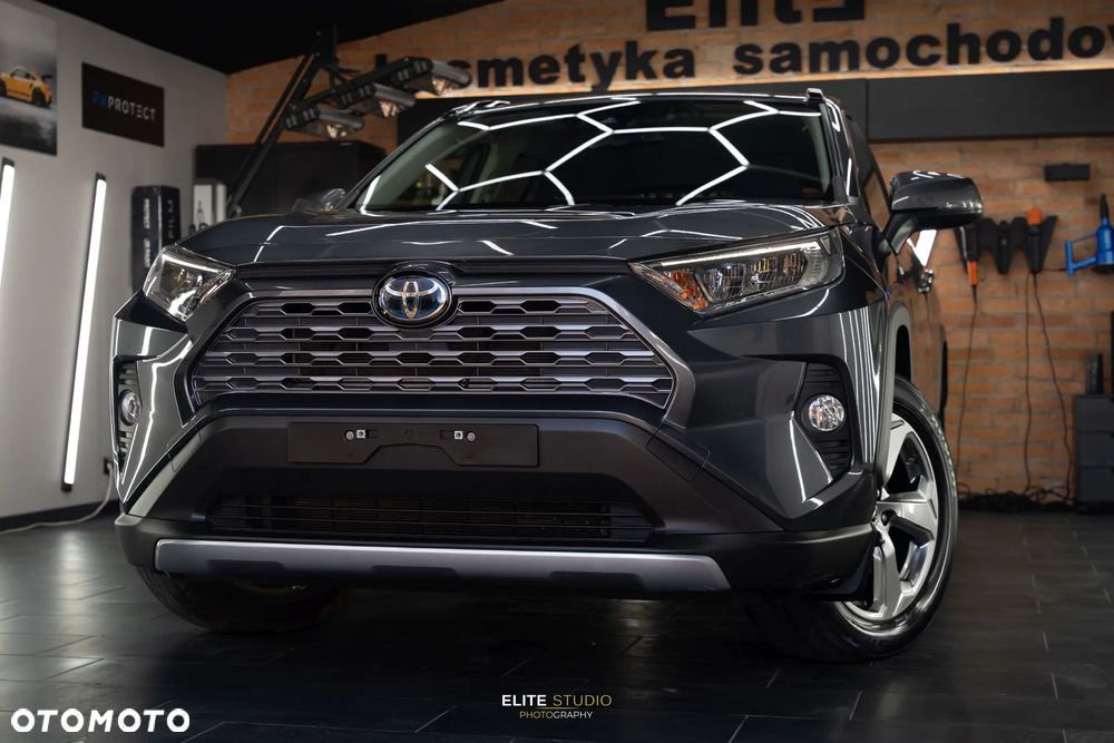 Toyota RAV4 - 1