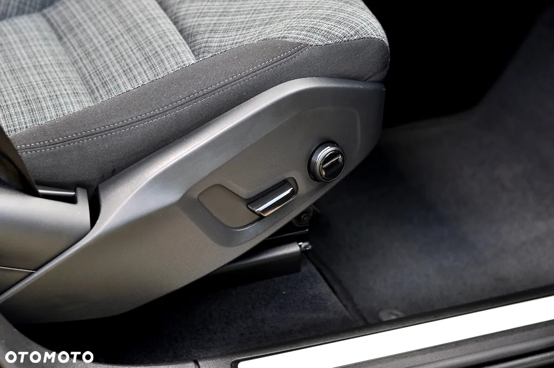 Volvo XC 60 B4 D Geartronic Momentum Pro - 20