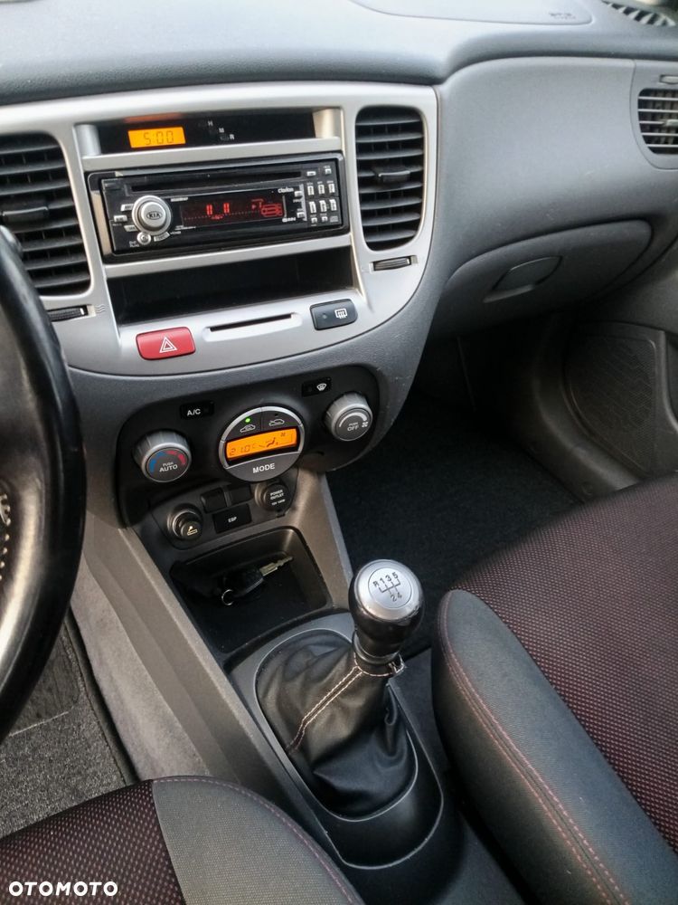 Kia Rio 1.6 EX Top - 11