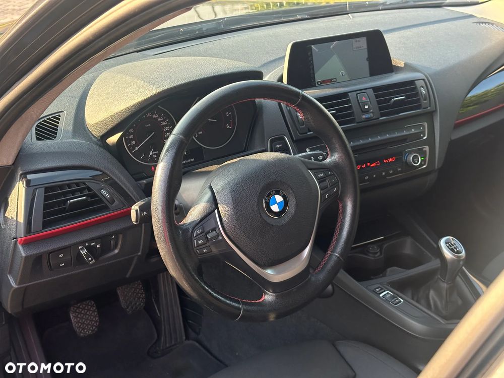BMW Seria 1 118d Sport Line - 12