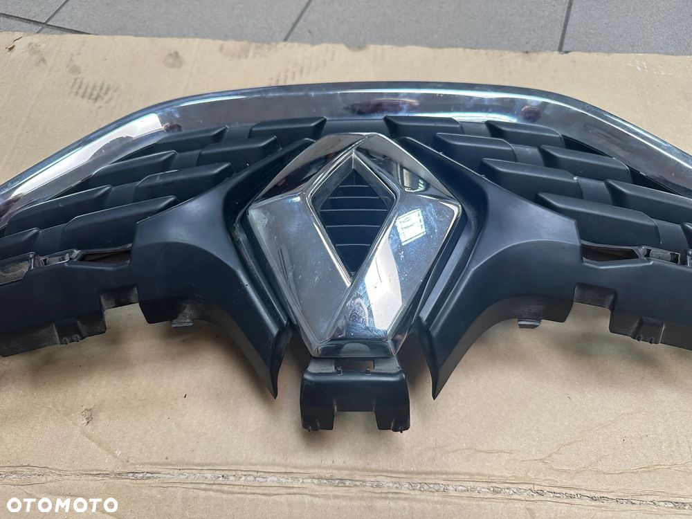 RENAULT CAPTUR LIFT ATRAPA ŚRODKOWA GRILL CHROM - 7