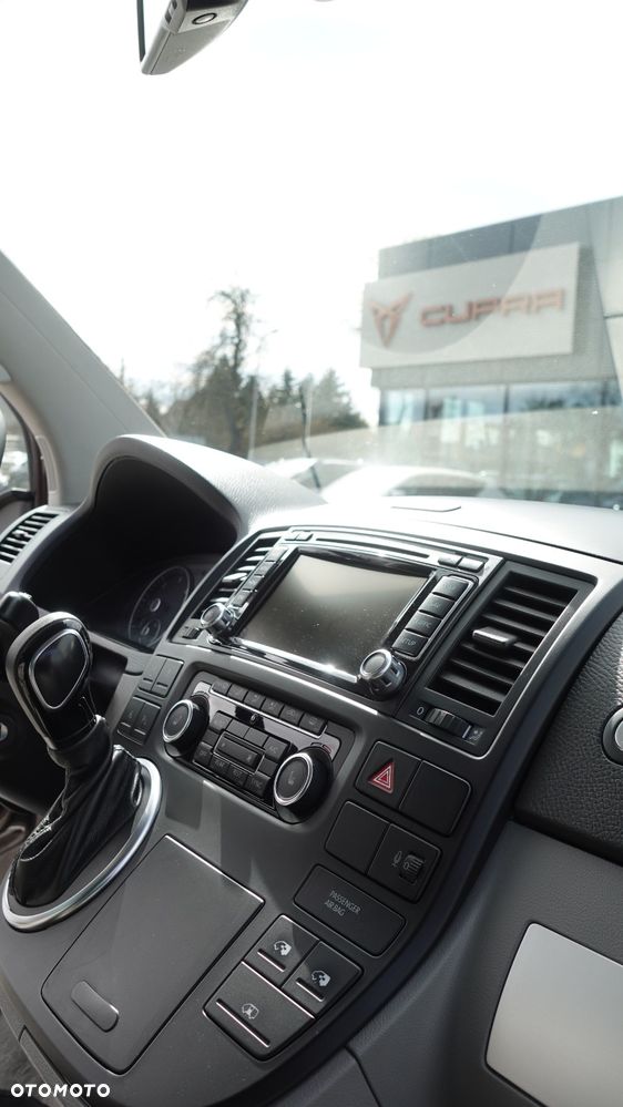 Volkswagen Multivan - 13