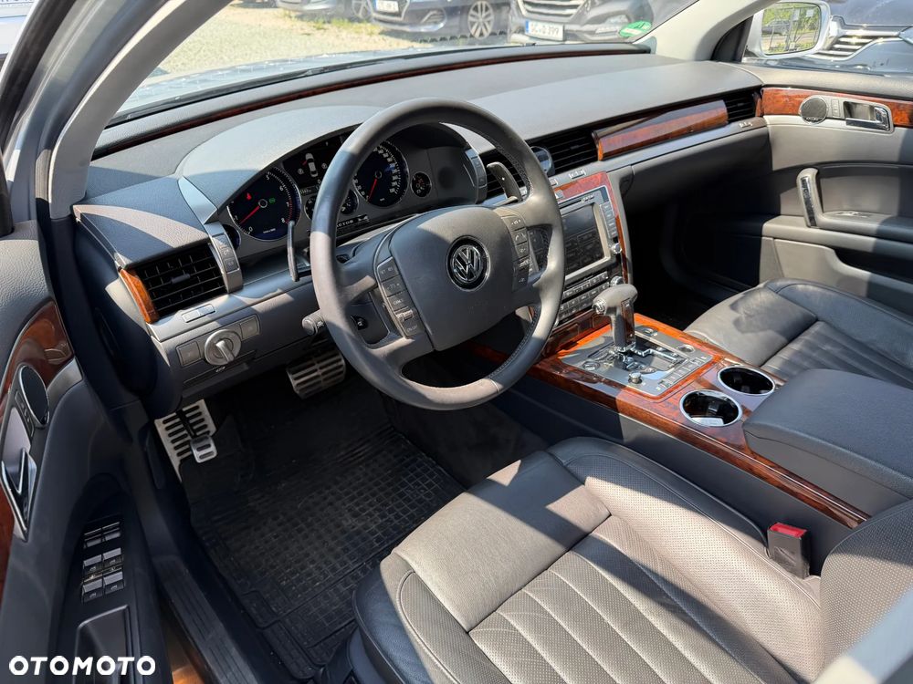 Volkswagen Phaeton 4.2 V8 4MOTION Automatik (5 Sitzer) - 37