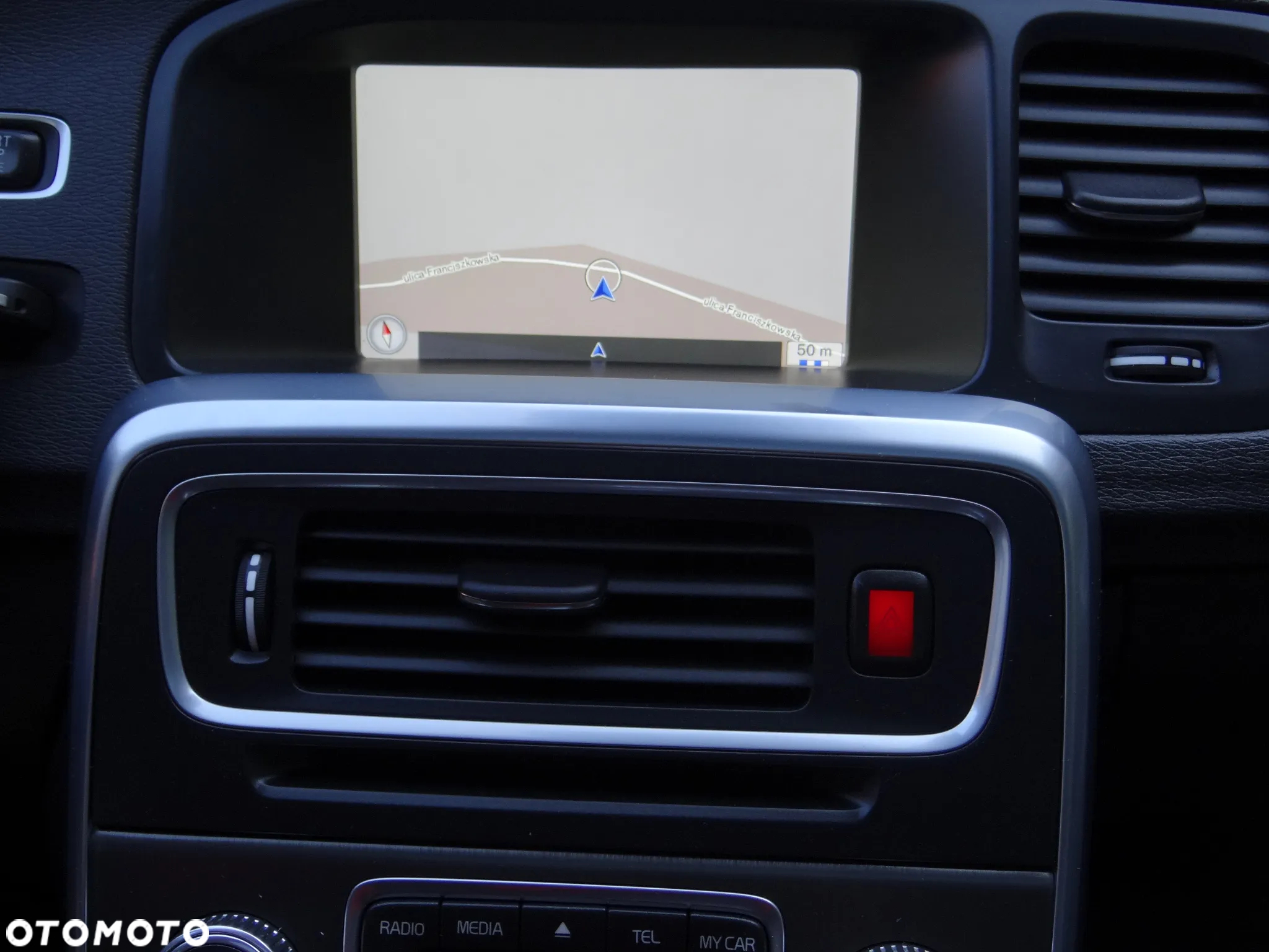 Volvo V60 D4 Geartronic Summum - 24