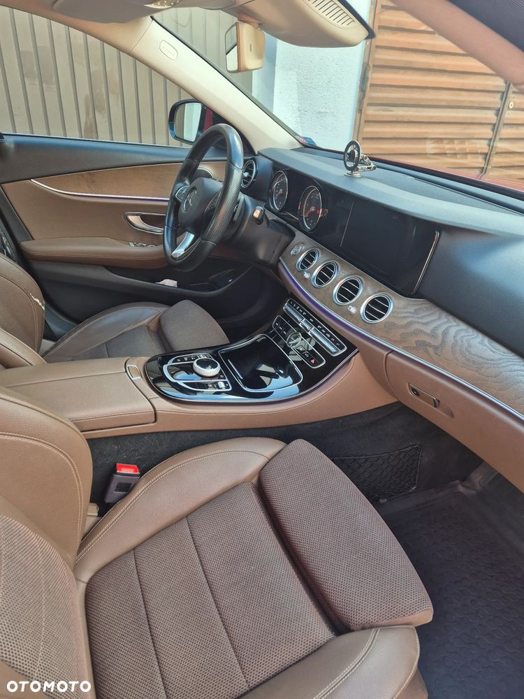 Mercedes-Benz Klasa E - 9
